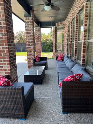 Terrace/patio - Beautiful pool/SPA, Games, Movie Room and more (Allen)