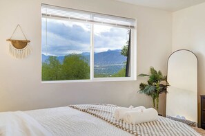 3 室のベッドルーム、旅行用ベビーベッド、WiFi、ベッドシーツ