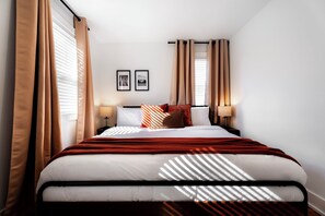 3 bedrooms, in-room safe, desk, iron/ironing board