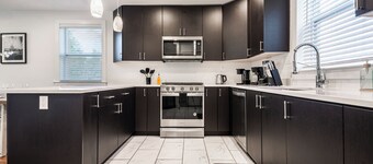 Cozy Townhouse 10 Min from DC
