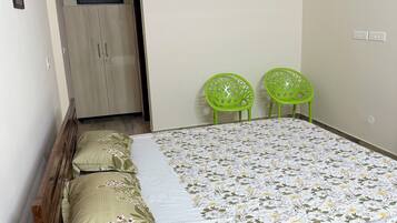1 bedroom, iron/ironing board, internet