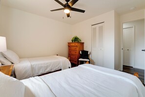 2 bedrooms, desk, iron/ironing board, travel crib