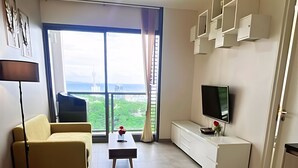 Unclassified image, 4 of 27, button - Sea View-high Floor 2 Bed Room Excellent Location (Pattaya)