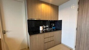 Unclassified image, 2 of 27, button - Sea View-high Floor 2 Bed Room Excellent Location (Pattaya)