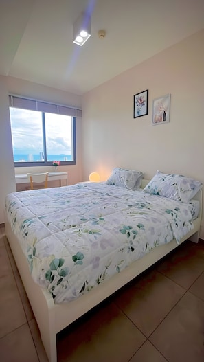 Apartment, 2 Bedrooms, Smoking, Balcony | 3 bedrooms - Sea View-high Floor 2 Bed Room Excellent Location (Pattaya)