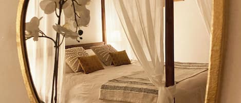 1 bedroom, iron/ironing board, travel cot, free WiFi