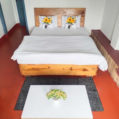 New Shilong Guest house Travellers Point