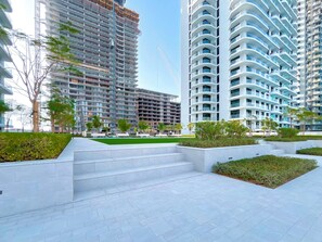 Interior - Palm Jumeirah 1BR - Beach, Pool & Atlantis Views (Dubai)