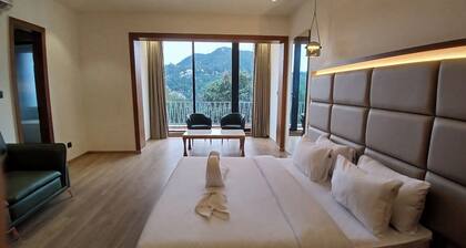 Lawrence Tungsten Resort