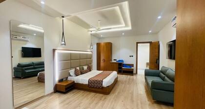 Lawrence Tungsten Resort