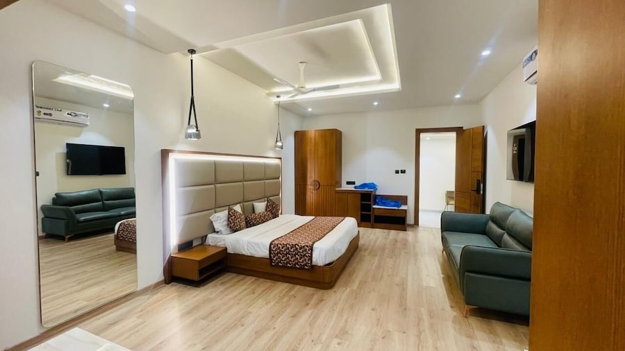 Lawrence Tungsten Resort