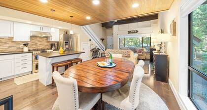 Clubhouse Pool+Spa, Mins to Ski, Golf, Beach, Hiking | Juanita Blue by AvantStay