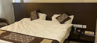 Hotel Sapphire Inn Siwan With AC Room