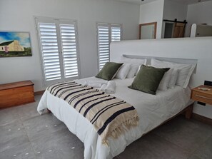 4 bedrooms, desk, iron/ironing board, free WiFi - Hermanus - The Winefarm Villa on Escape Wine Farm (Hermanus)