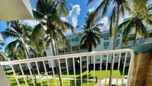Property grounds - Casa Encantos…your ideal beachfront destination (Rio Grande)