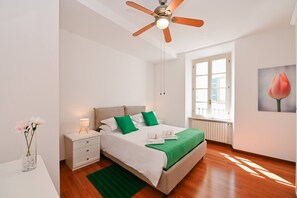 2 多间卧室、熨斗/熨衣板、上网接入、床单