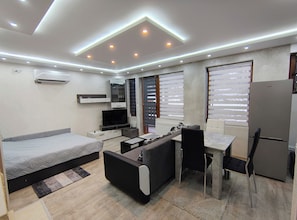 Acceso a internet, ropa de cama y acceso para silla de ruedas