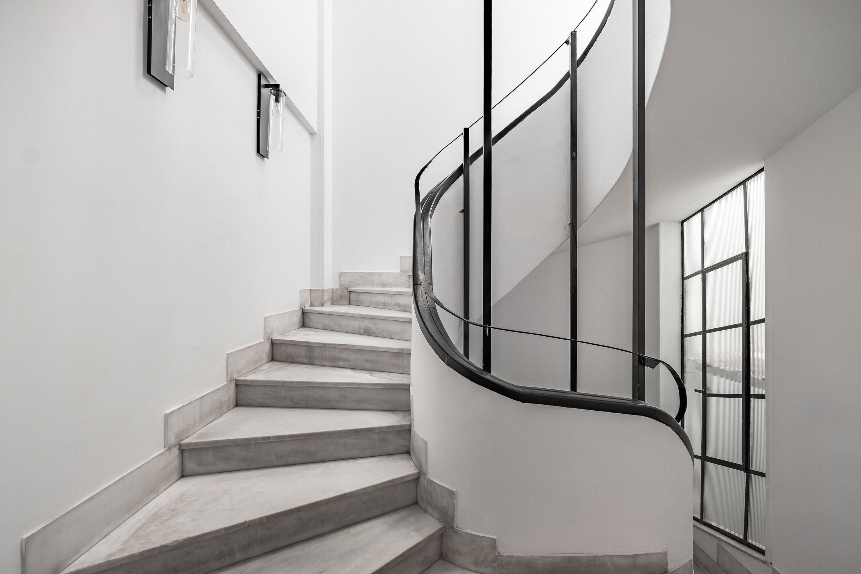 Apartment, Blick auf den Innenhof | Innenbereich