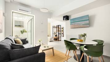 Apartment, Courtyard View | Front of property