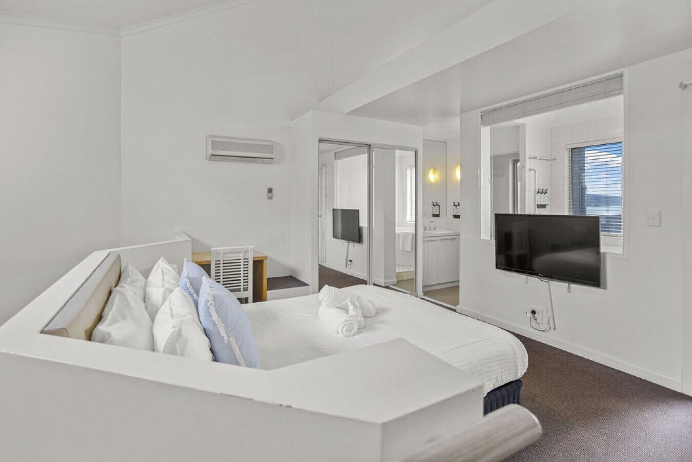 2 Schlafzimmer, Bügeleisen/Bügelbrett, kostenloses WLAN