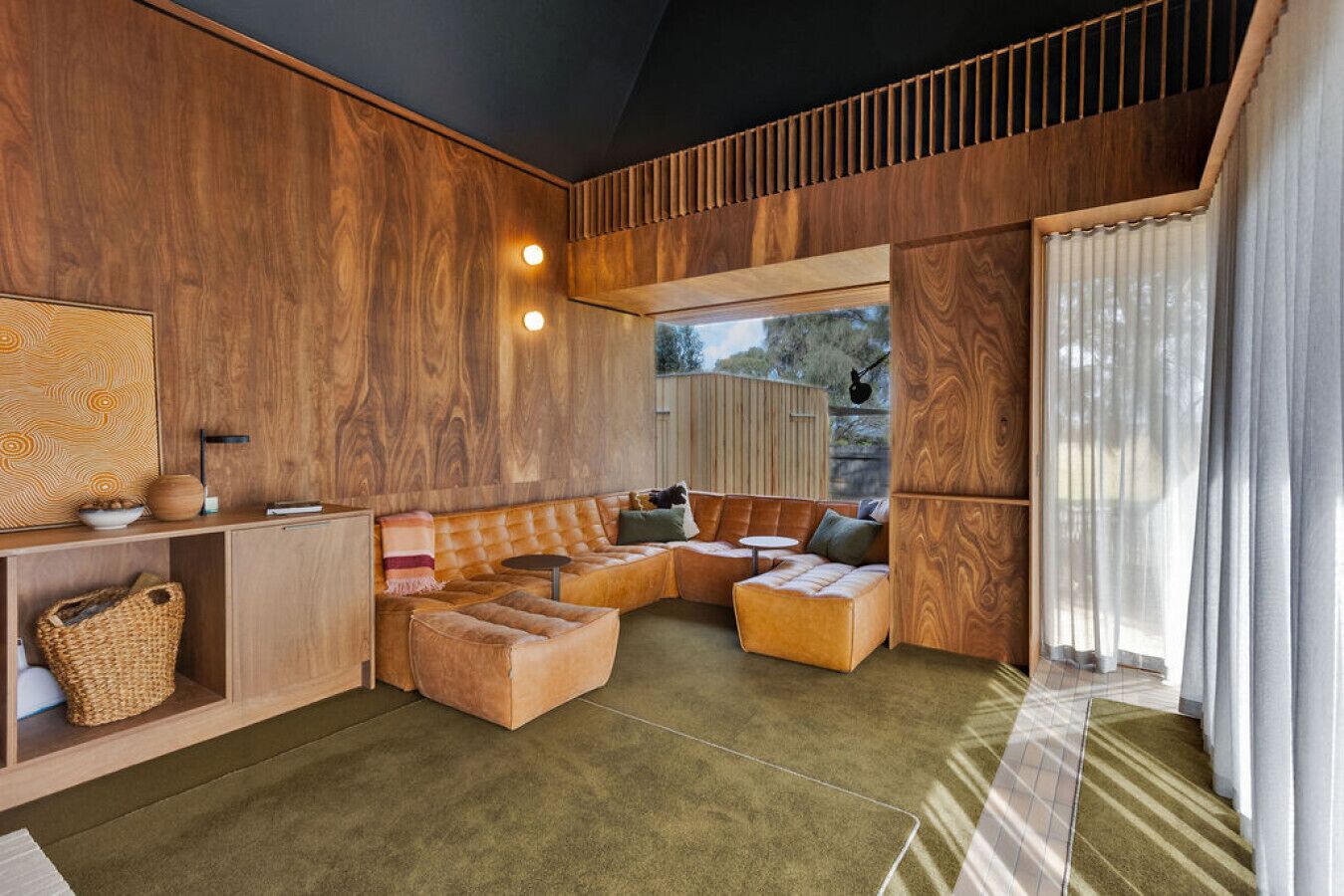 Smart TV, fireplace, books, offices