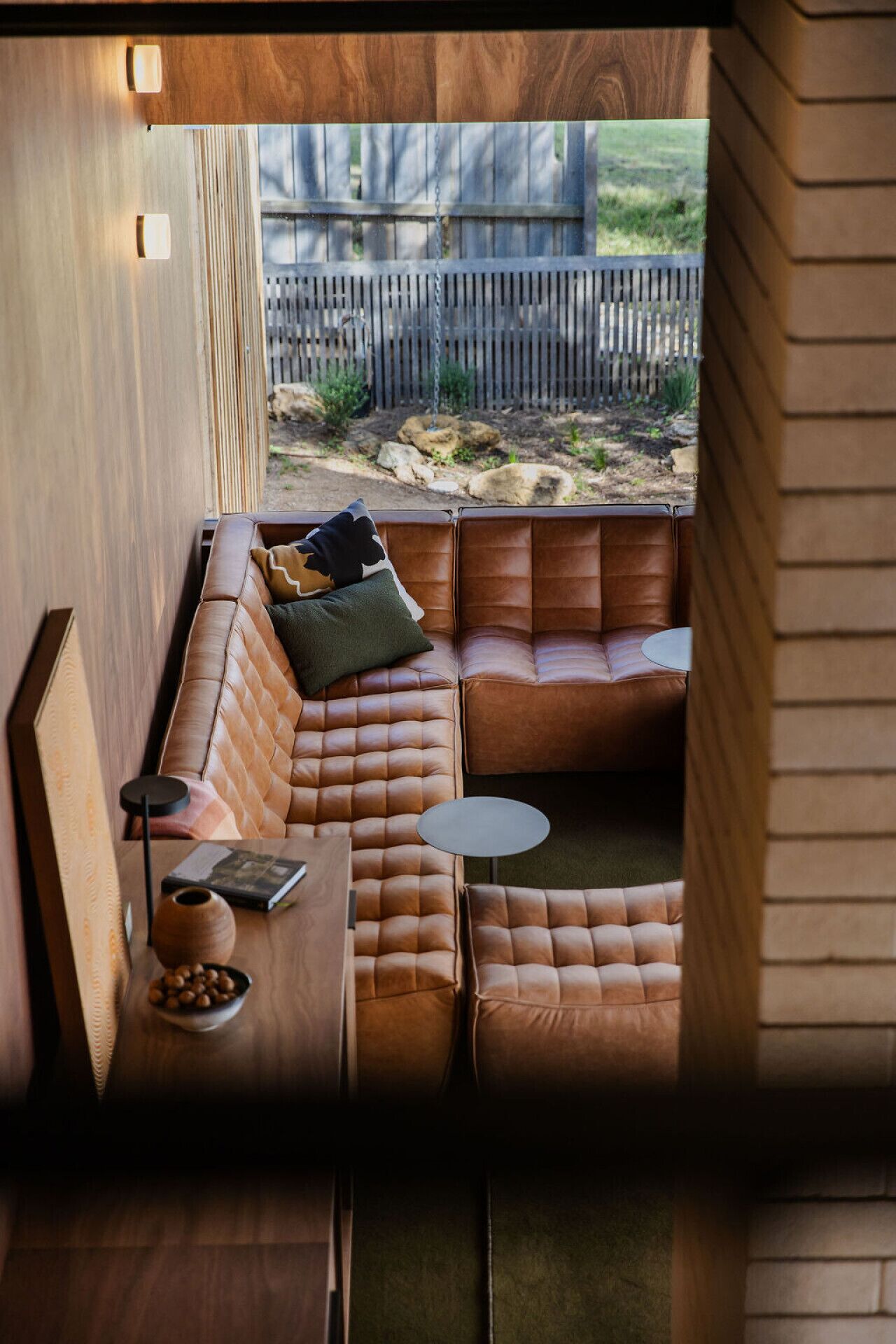 Smart TV, fireplace, books, offices