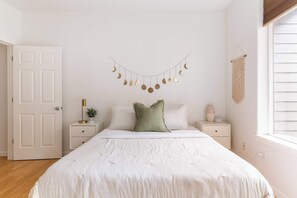 1 bedroom, iron/ironing board, travel cot, WiFi