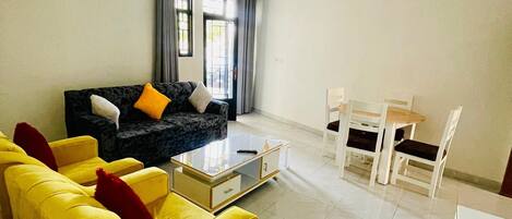 Televisión y chimenea