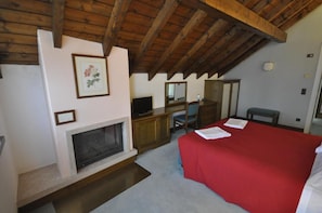 Basic Triple Room, Balcony