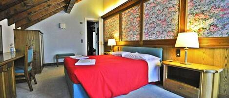 Basic-Doppel- oder -Zweibettzimmer, Balkon