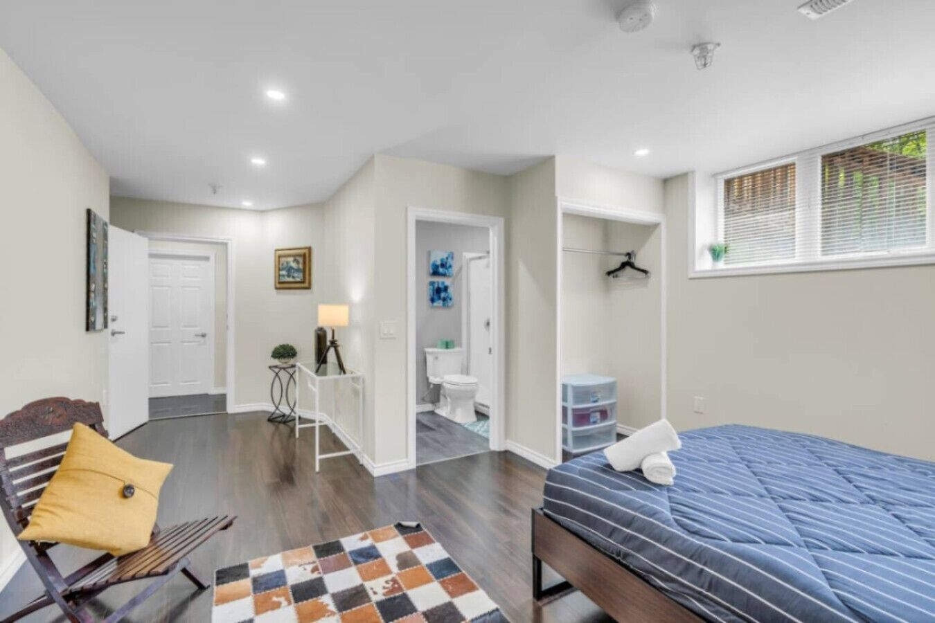 3 bedrooms, desk, iron/ironing board, WiFi