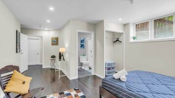 3 室のベッドルーム、デスク、アイロン / アイロン台、WiFi