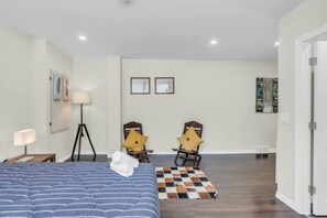 3 bedrooms, desk, iron/ironing board, WiFi