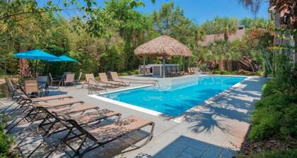 Bright & Spacious Townhome - Near Parks & Dining