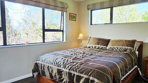 4 bedrooms, WiFi, bed sheets