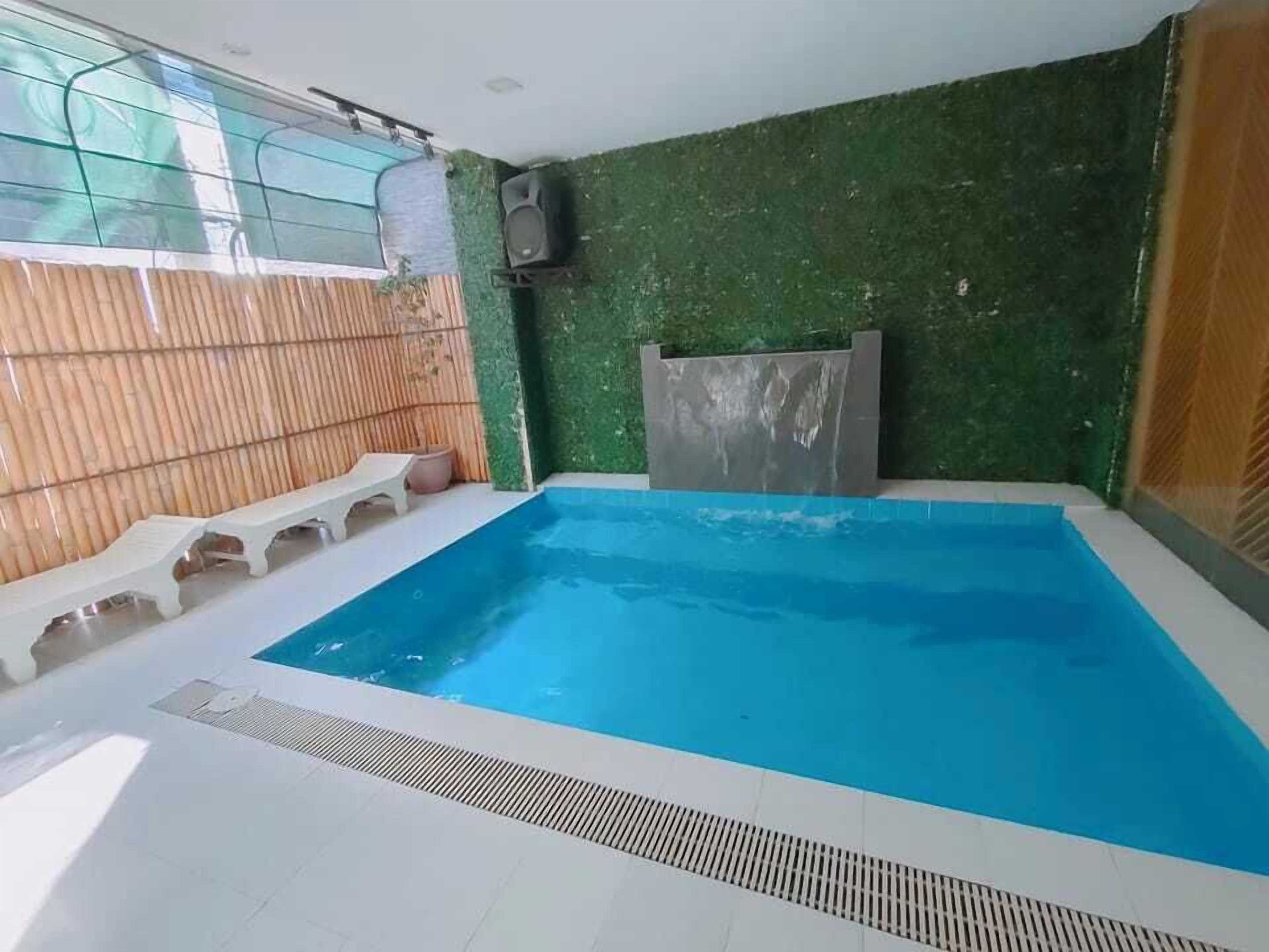 Hồ bơi trong nhà 