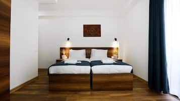 Doppelzimmer, Balkon | Bügeleisen/Bügelbrett, kostenloses WLAN