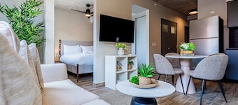 w* | Splendid 1BR in the Heart of Centriqo