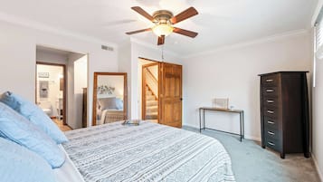 4 bedrooms, desk, iron/ironing board, WiFi