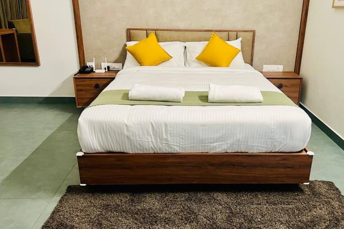 Premium Cottage, Garden View | In-room safe, desk, soundproofing, iron/ironing board