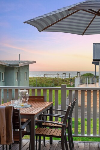 “Elenora #2” – Beachfront Apartment