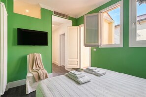 2 Schlafzimmer, Schreibtisch, schallisolierte Zimmer