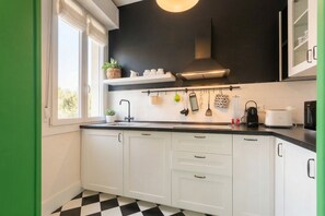 Fridge, microwave, stovetop, dishwasher - Green House Bologna City Center
two double bedrooms with en suite bathrooms (Bologna)