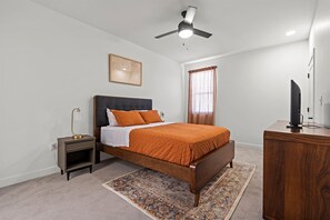 2 bedrooms, desk, iron/ironing board, free WiFi