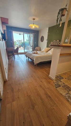 1 bedroom, iron/ironing board, Internet, bed sheets - Summer Breeze, sea view apartment, (Saint-Paul)