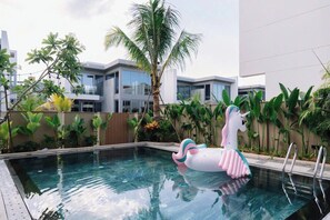 Kolam renang terbuka 