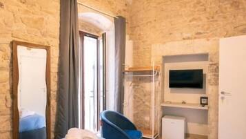 Caja de seguridad en la habitación y cortinas blackout