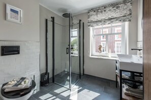 Shower, hair dryer - Comfortable vacation apartment Meertied in the Lindenhof on Wangerooge with balcony (Wangerooge)