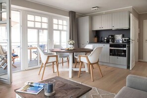 Dining - Comfortable vacation apartment Meertied in the Lindenhof on Wangerooge with balcony (Wangerooge)
