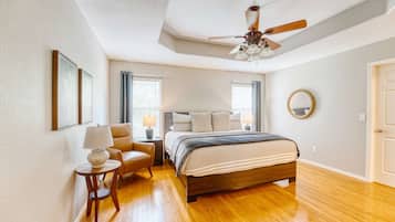 3 bedrooms, desk, iron/ironing board, WiFi